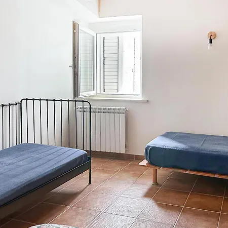4 Bedroom Pet Friendly In * Cugnoli