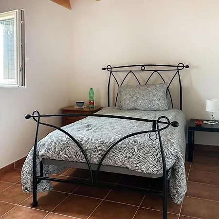 4 Bedroom Pet Friendly In Holiday home *