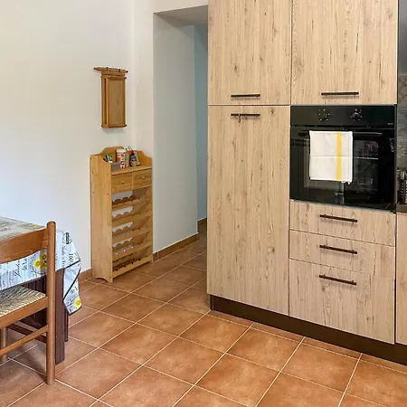 4 Bedroom Pet Friendly In