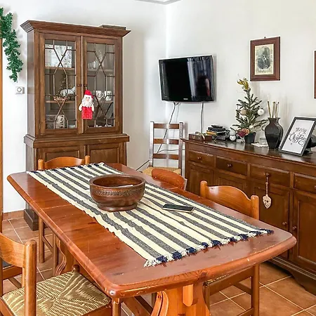 4 Bedroom Pet Friendly In Holiday home Cugnoli